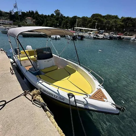 보트호텔 Tsilivi Yellow Boats *