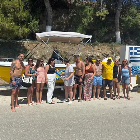 Tsilivi Yellow Boats 보트호텔