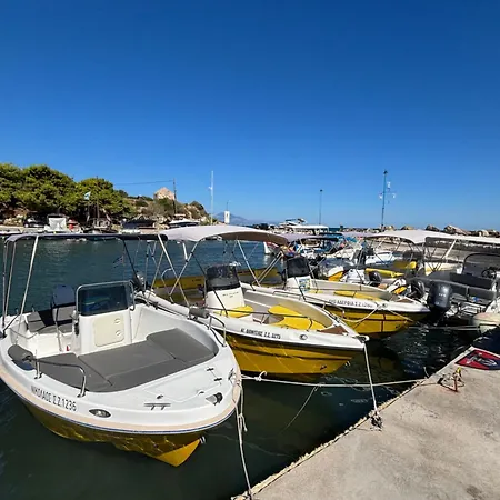 Tsilivi Yellow Boats 보트호텔 *